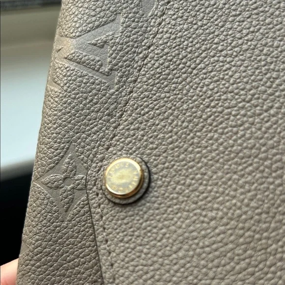 Louis Vuitton Empreinte Sarah Wallet (Color: Turtledove)